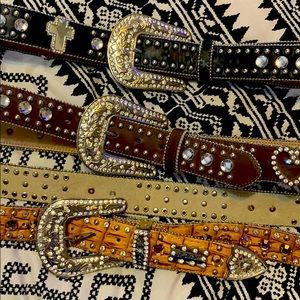 Three blazin roxx belts